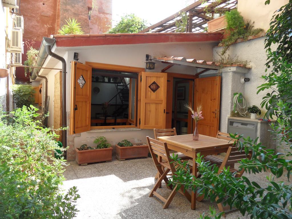 Colosseum Cottage ローマ エクステリア 写真